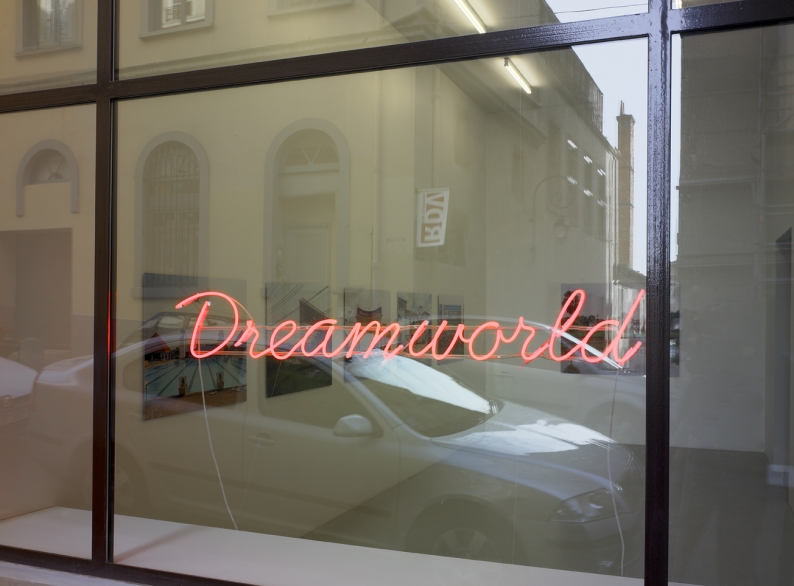 Dream World - Leo Fabrizio