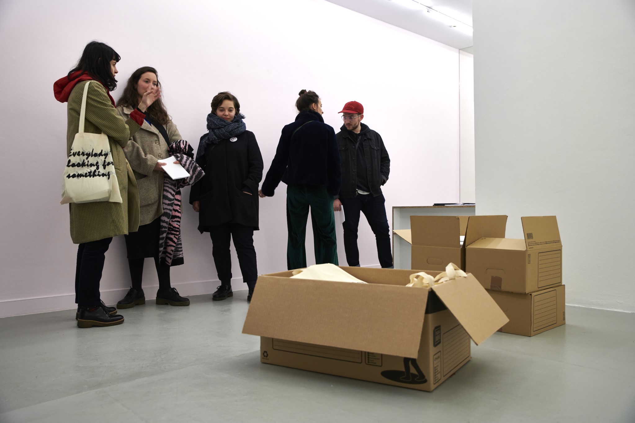 Everybody's looking for something - salle 2 (everything must go) - Camila Oliveira Fairclough