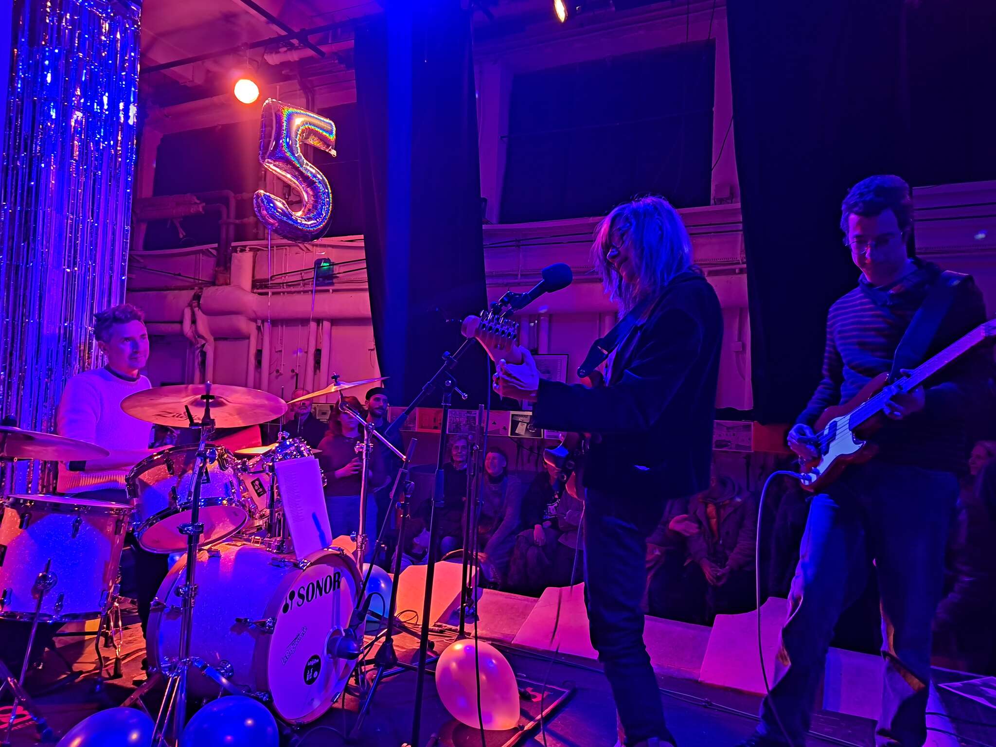 Fête ses vingt-cinq ans La fête - La Salle de bains